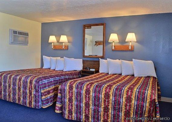 Rodeway Inn 2*